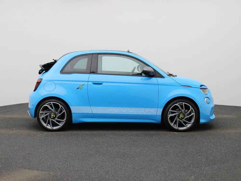 Fiat 500C Abarth Scorpionissima 42 kWh uit 2023, foto 7