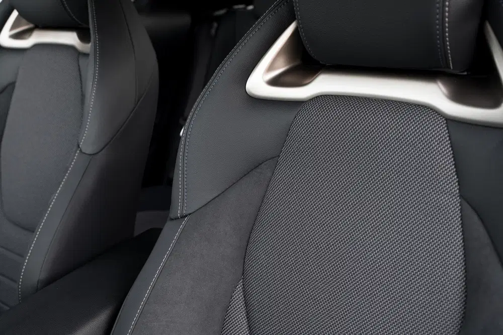 Toyota C-HR 2.0 Plug-in Hybrid 220 Executive uit 2026, foto 12