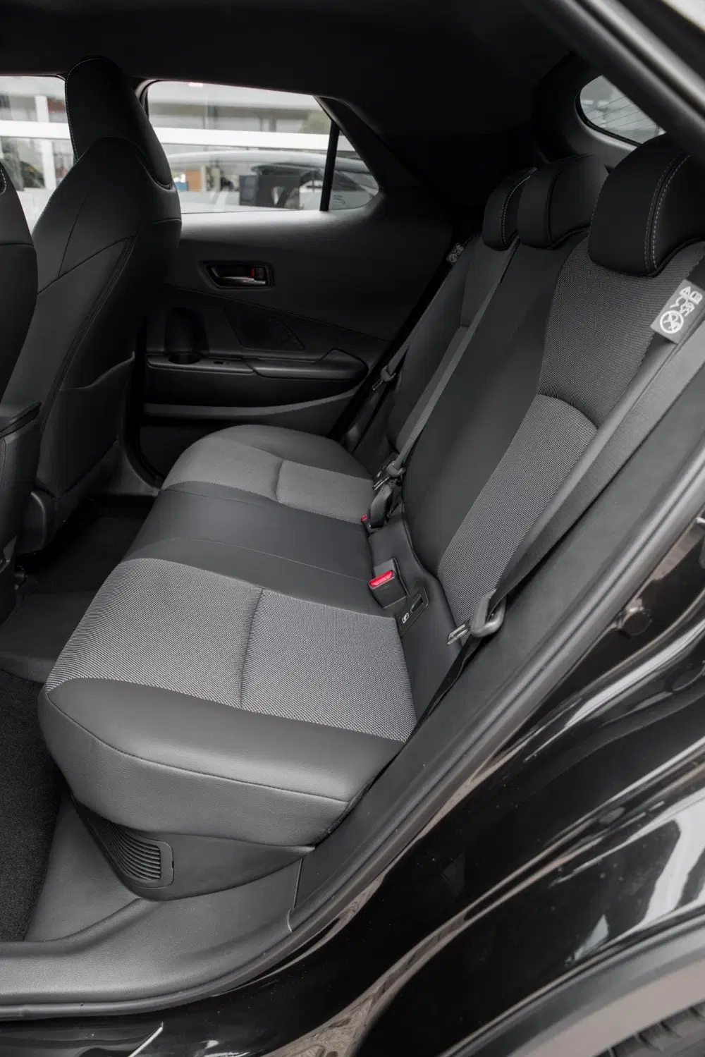 Toyota C-HR 2.0 Plug-in Hybrid 220 Executive uit 2026, foto 15
