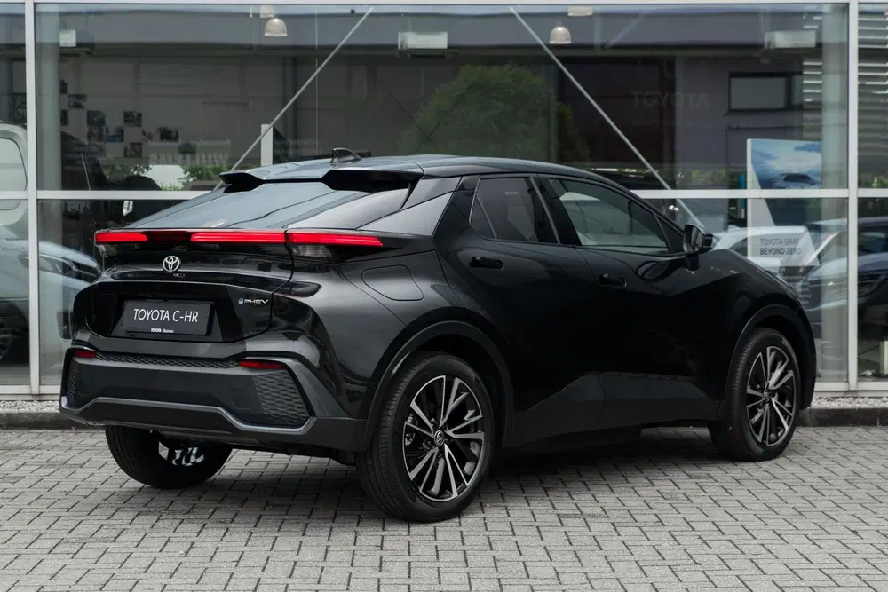 Toyota C-HR 2.0 Plug-in Hybrid 220 Executive uit 2026, foto 2