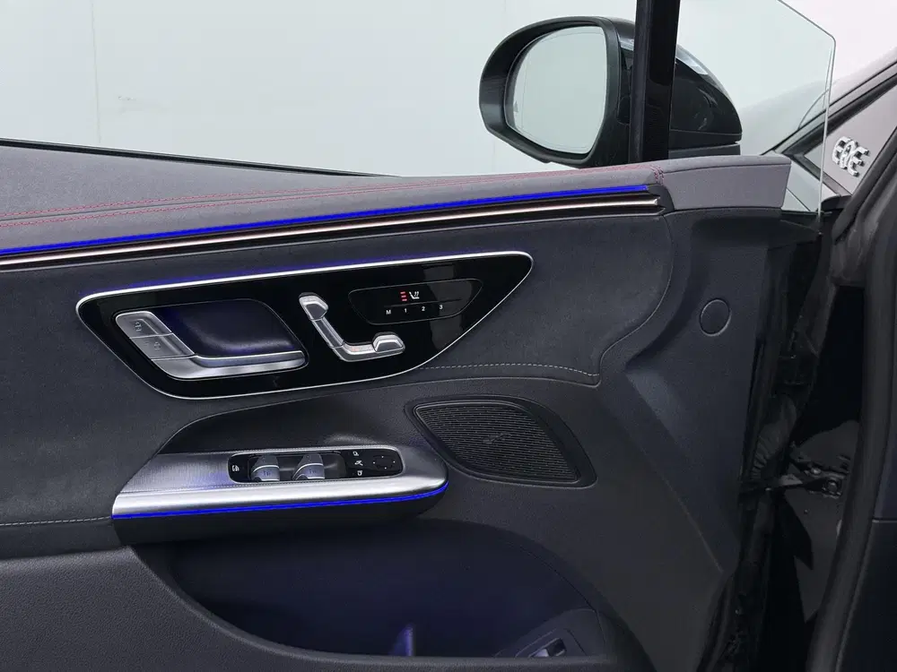 Mercedes-Benz EQE 300 Business Line AMG 89 kWh Sfeerverlicht uit 2023, foto 12