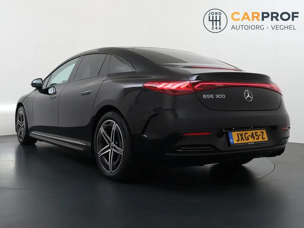 Mercedes-Benz EQE 300 Business Line AMG 89 kWh Sfeerverlicht uit 2023, foto 2