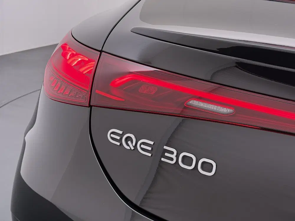 Mercedes-Benz EQE 300 Business Line AMG 89 kWh Sfeerverlicht uit 2023, foto 6