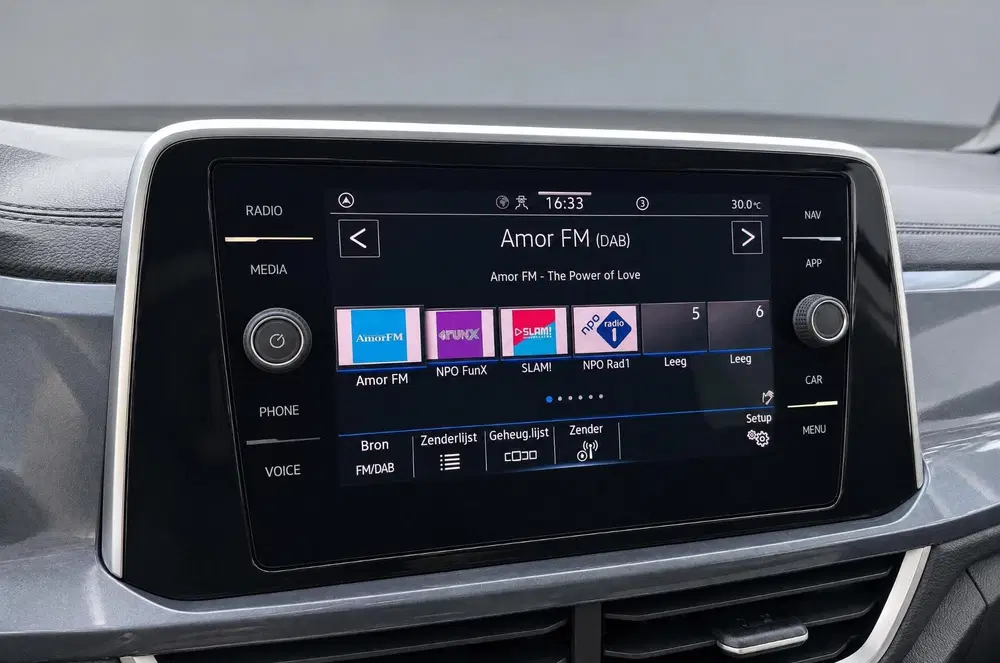 Volkswagen T-Roc 1.5 TSI R-Line BOVAG GARANTIE ACC uit 2023, foto 8