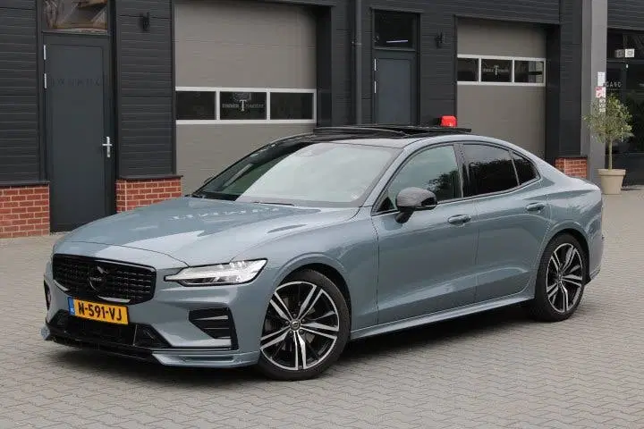 Volvo S60 2.0 B3 R-Design + Panoramadak + 19 Inch + uit 2022, foto 2