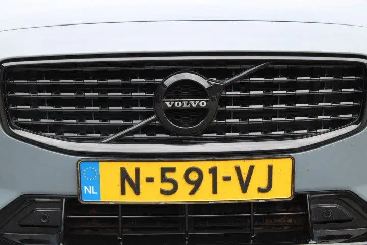 Volvo S60 2.0 B3 R-Design + Panoramadak + 19 Inch + uit 2022, foto 6