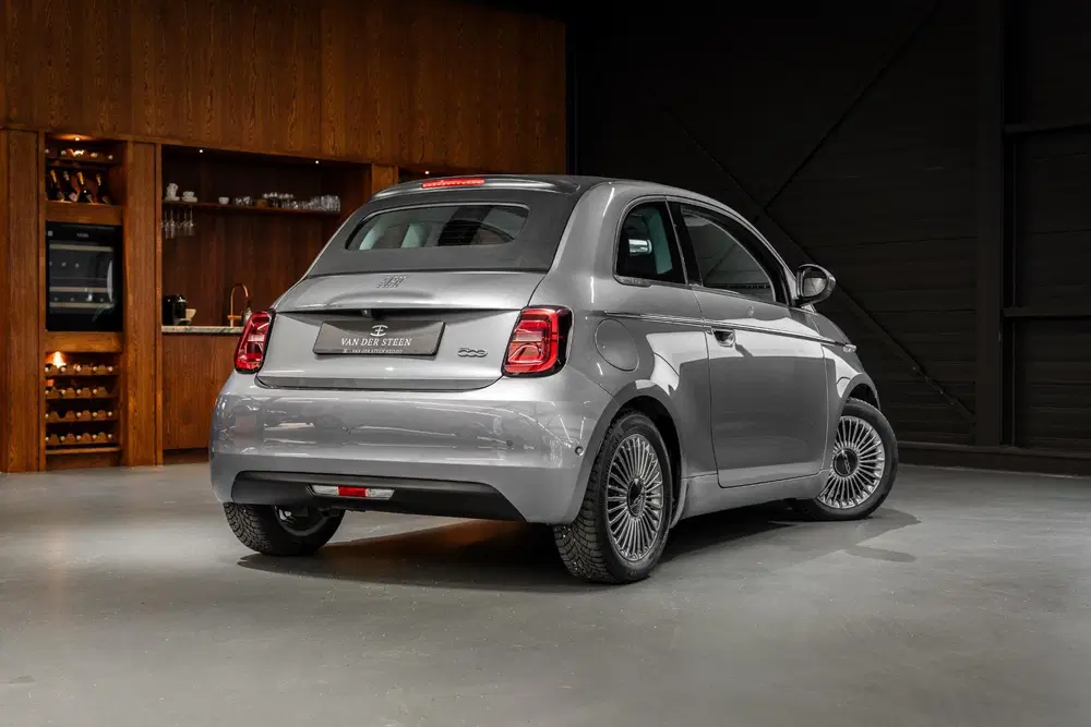 Fiat 500C Icon 42 kWh Camera uit 2021, foto 2