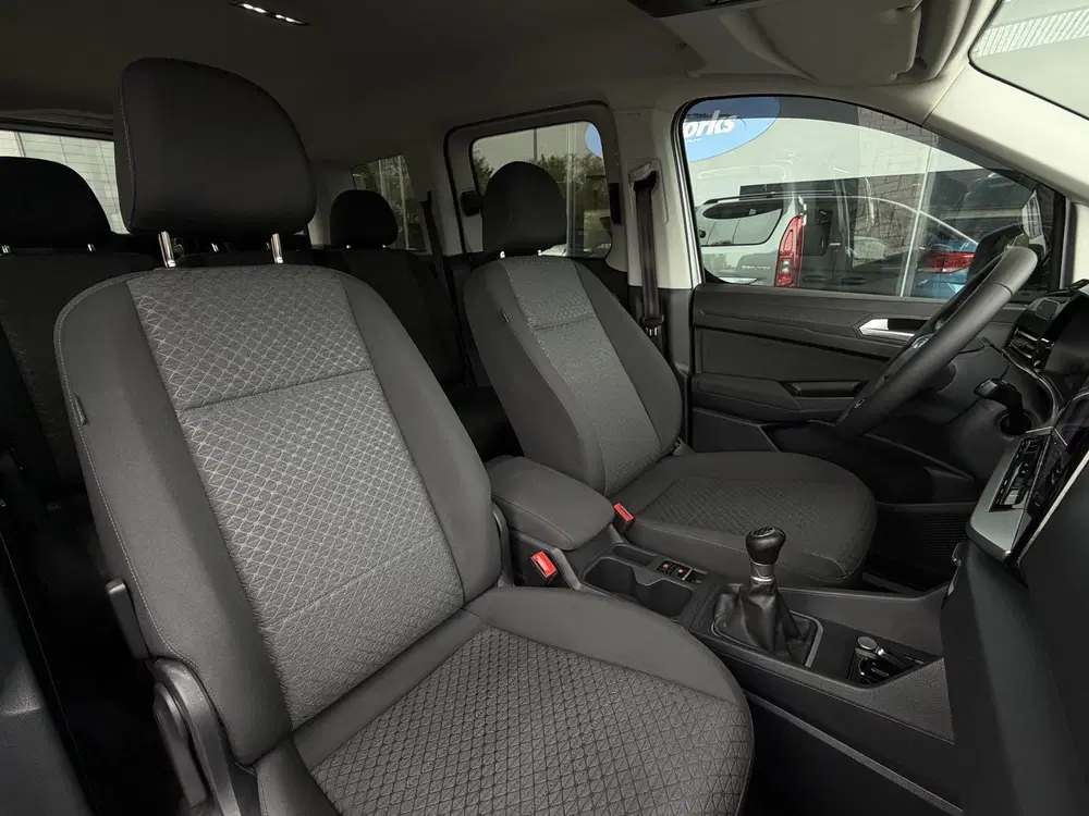Ford Tourneo Connect uit 2023, foto 10