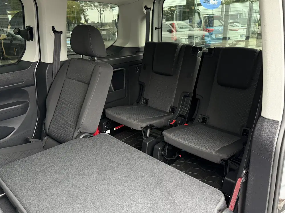 Ford Tourneo Connect uit 2023, foto 11