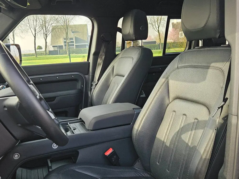 Land Rover Defender 110 2.0 P400e uit 2021, foto 11