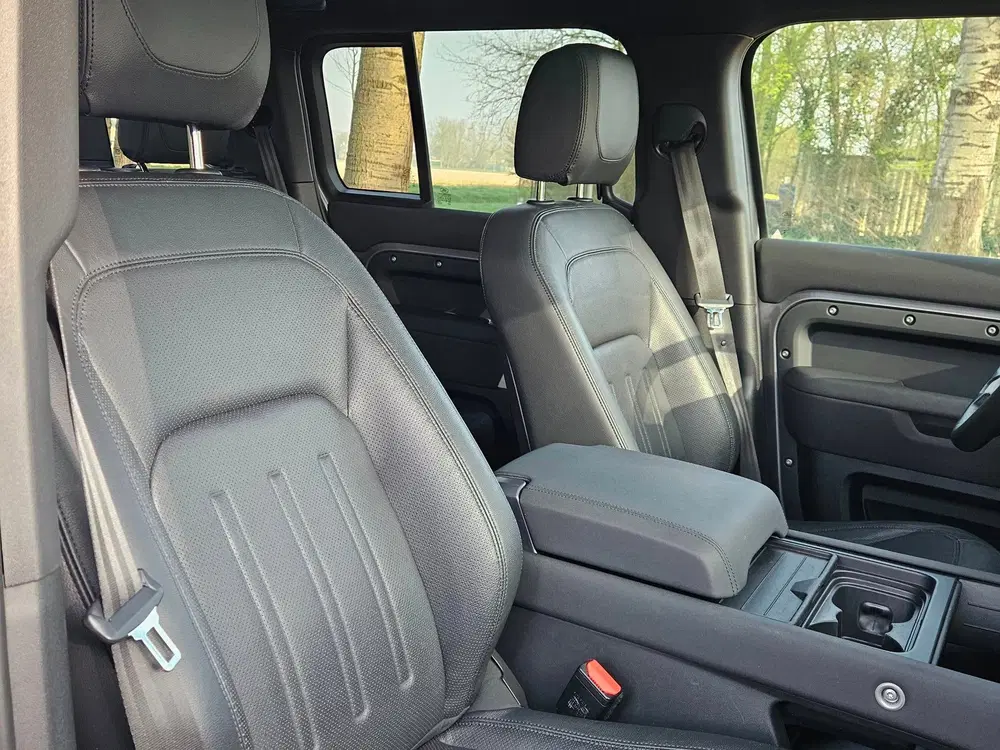 Land Rover Defender 110 2.0 P400e uit 2021, foto 13