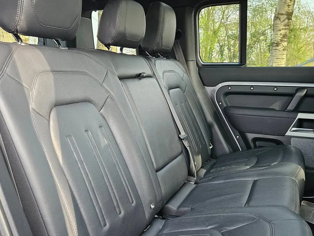 Land Rover Defender 110 2.0 P400e uit 2021, foto 14