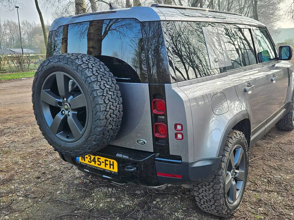 Land Rover Defender 110 2.0 P400e uit 2021, foto 7