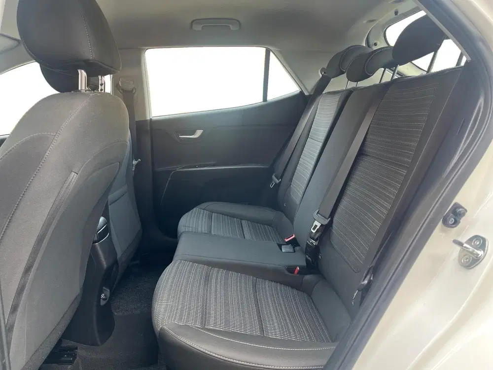 Kia Stonic 1.0i Turbo DynamicLine Automaat uit 2023, foto 10