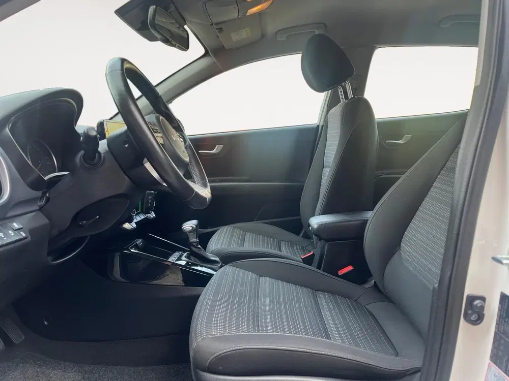 Kia Stonic 1.0i Turbo DynamicLine Automaat uit 2023, foto 9