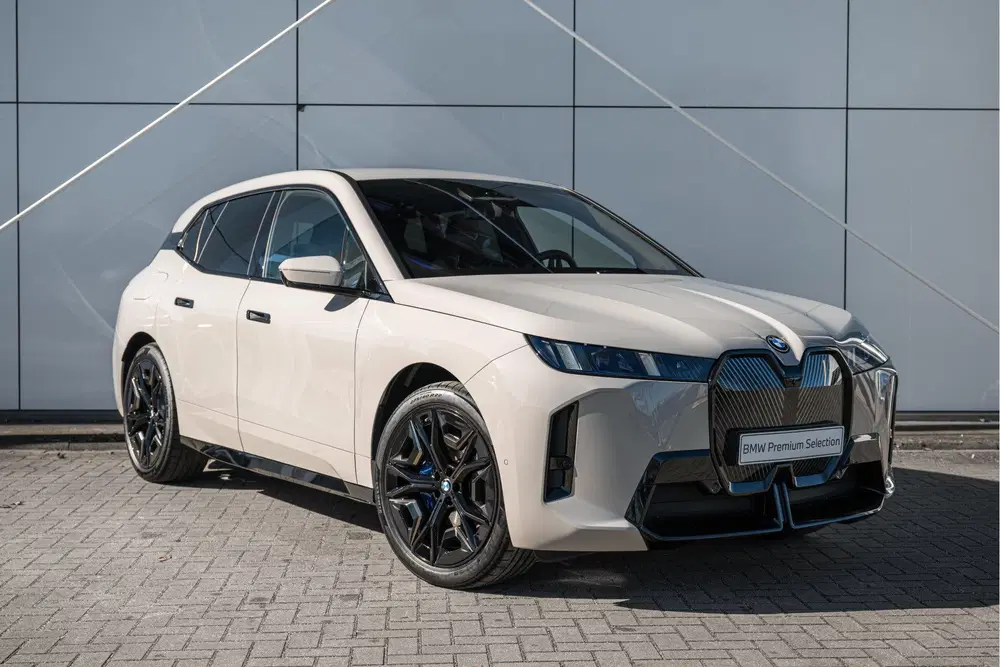 BMW iX xDrive60 M Sport uit 2025, foto 12