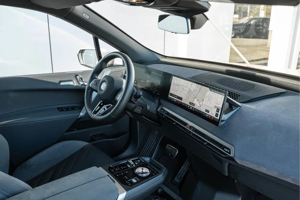 BMW iX xDrive60 M Sport uit 2025, foto 14