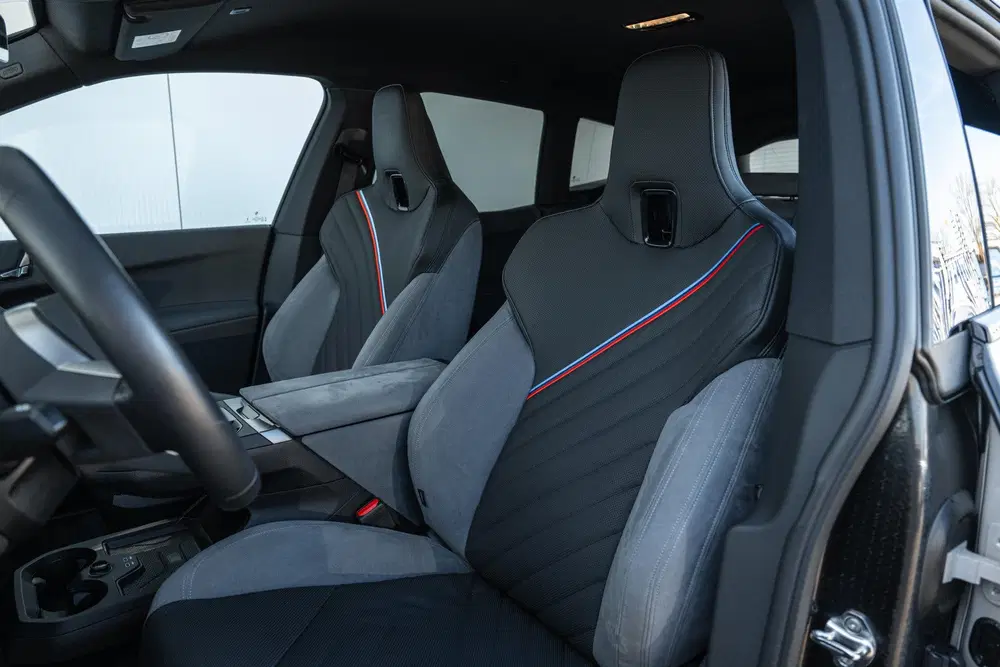 BMW iX xDrive60 M Sport uit 2025, foto 4