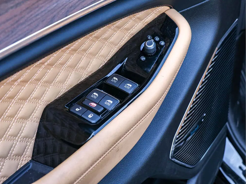Jeep Grand Cherokee uit 2022, foto 10