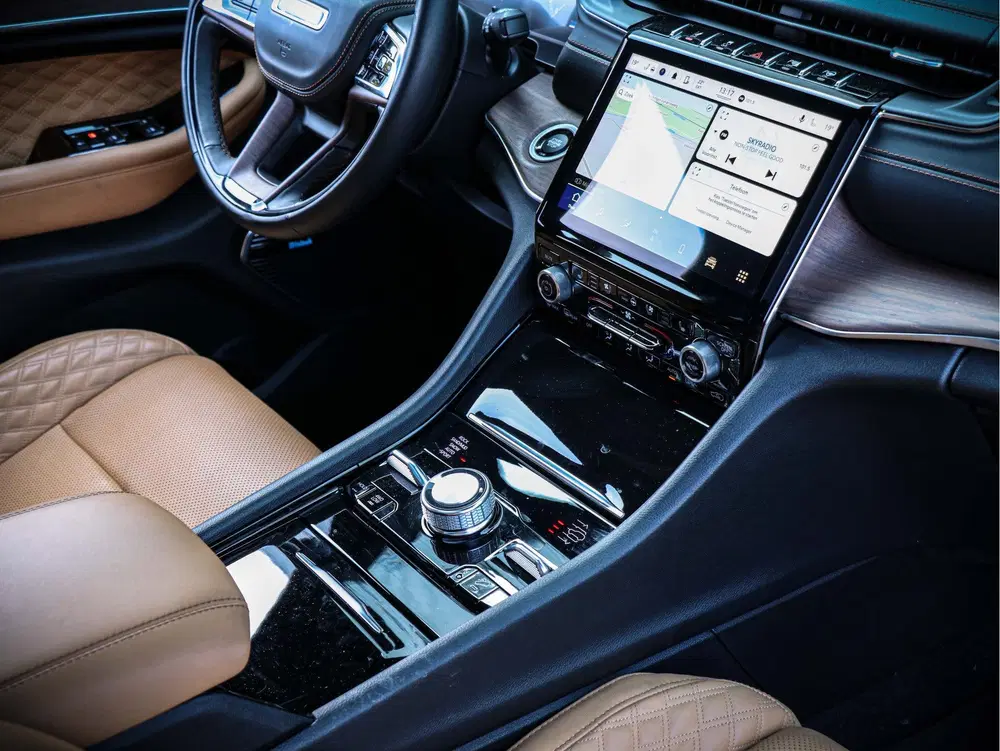 Jeep Grand Cherokee uit 2022, foto 11