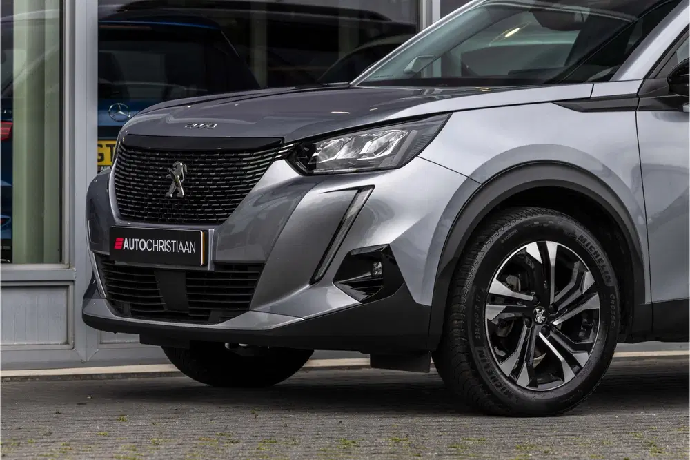 Peugeot 2008 1.2 PureTech Allure Pack uit 2022, foto 15