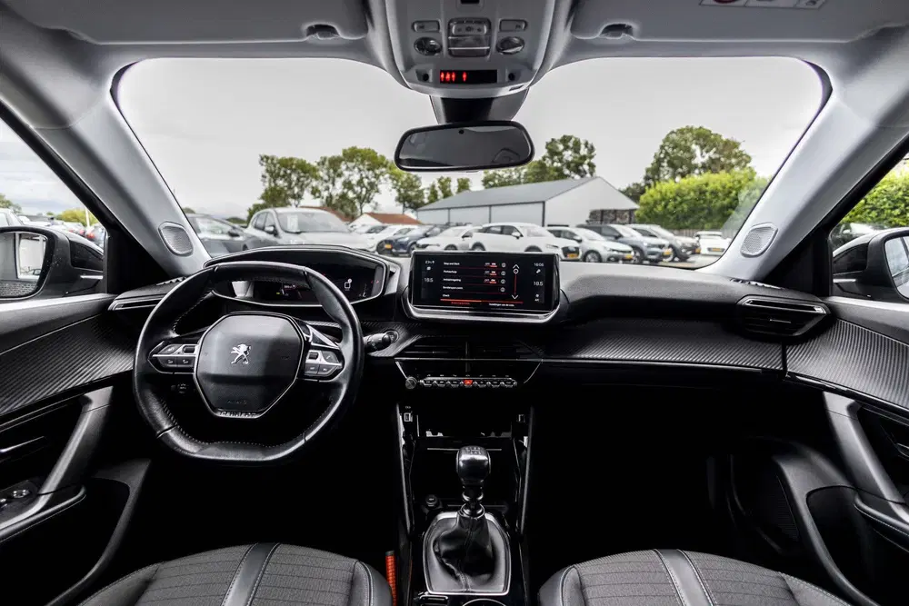 Peugeot 2008 1.2 PureTech Allure Pack uit 2022, foto 6