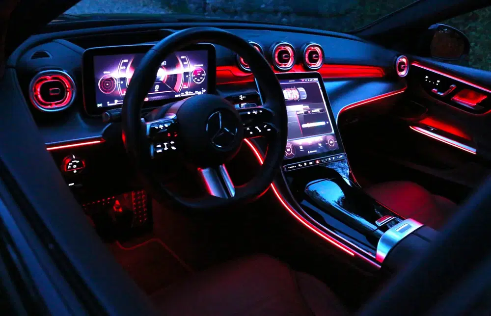 Mercedes-Benz C-Klasse 300 e Hybride Aut 335Pk AMG Li uit 2023, foto 2