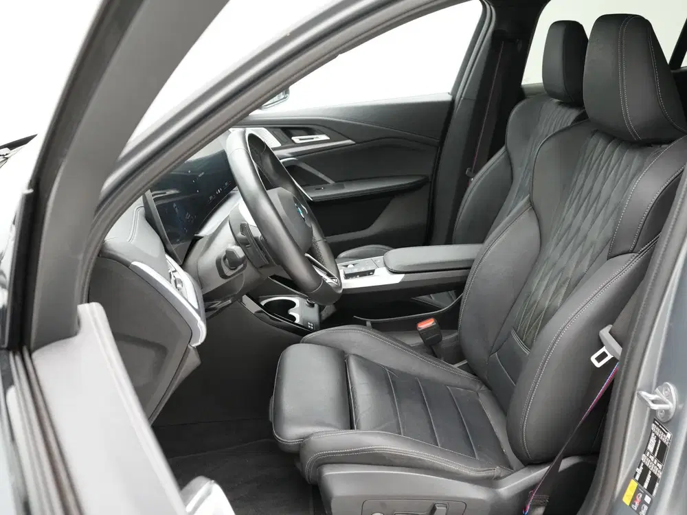 BMW iX2 xDrive30 67 kWh (bj 2025 uit 2025, foto 12