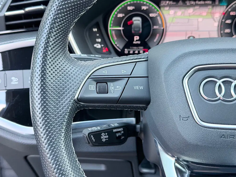 Audi Q3 45 TFSI e S Edition Pano uit 2022, foto 13