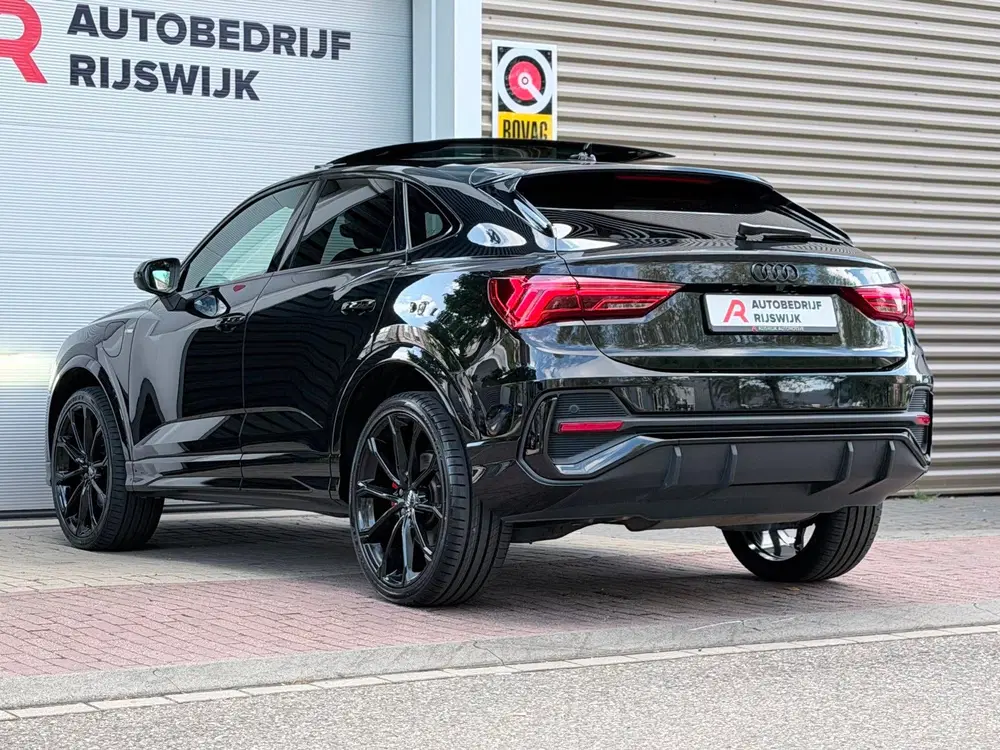 Audi Q3 45 TFSI e S Edition Pano uit 2022, foto 7