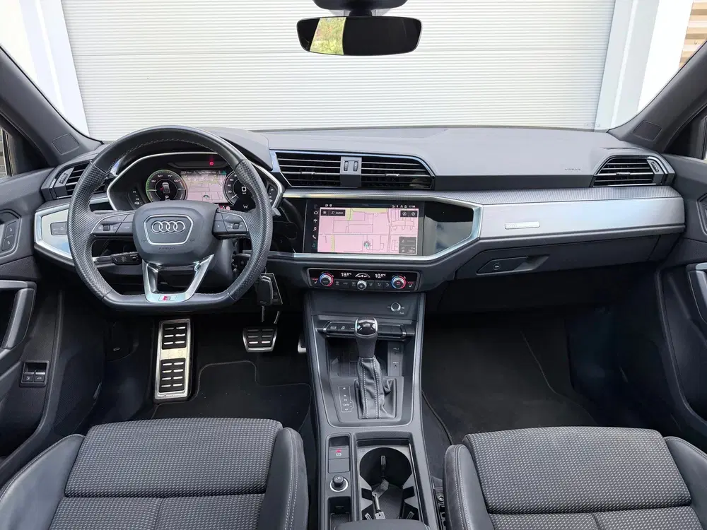 Audi Q3 45 TFSI e S Edition Pano uit 2022, foto 9