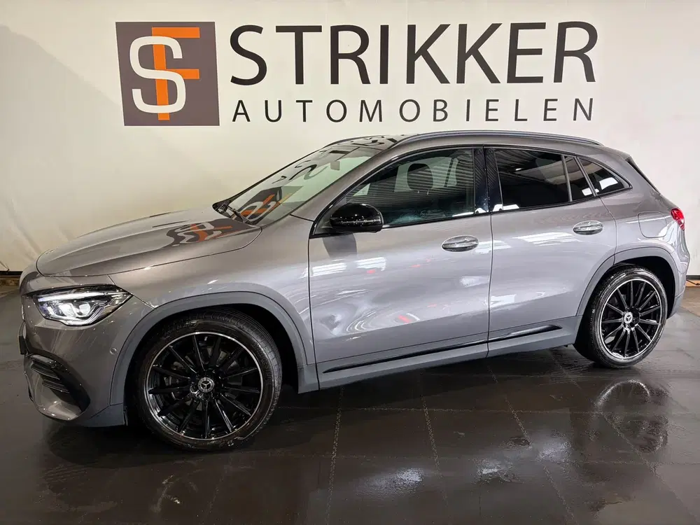 Mercedes-Benz GLA 180 AMG Line uit 2023, foto 6