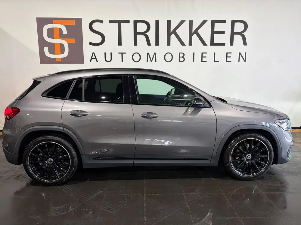 Mercedes-Benz GLA 180 AMG Line uit 2023, foto 7