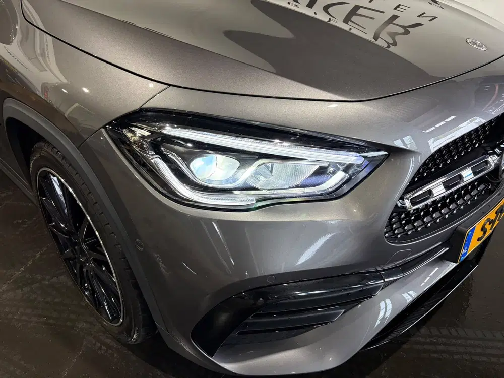 Mercedes-Benz GLA 180 AMG Line uit 2023, foto 8