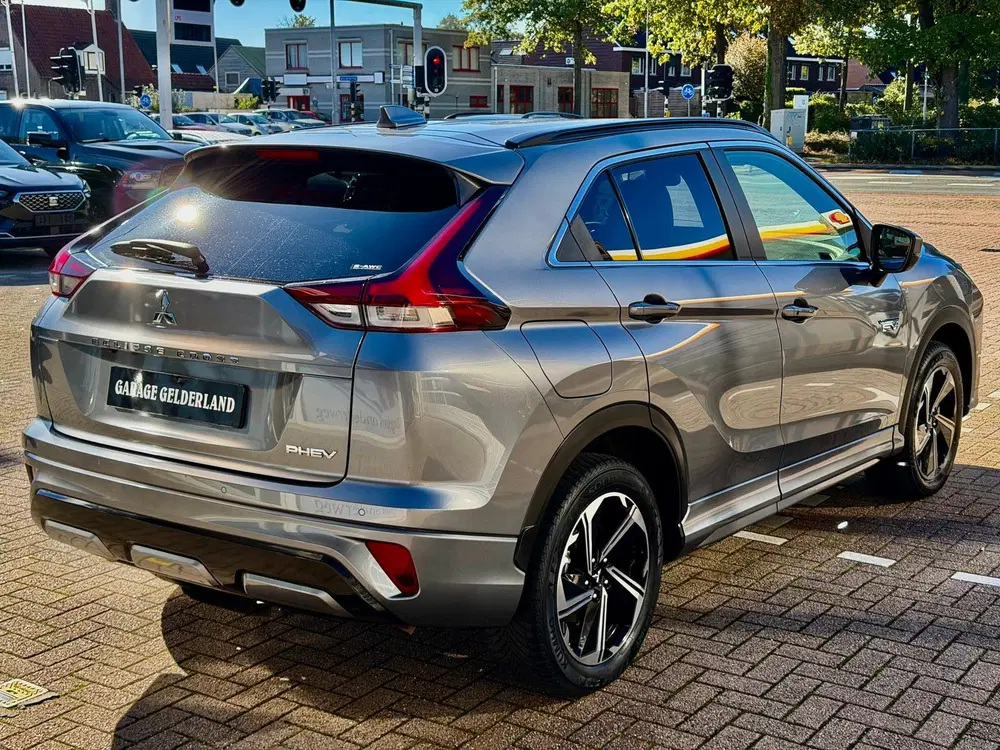 Mitsubishi Eclipse Cross 2.4 PHEV Instyle uit 2024, foto 9