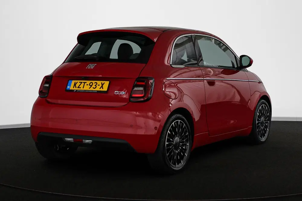 Fiat 500 La Prima 42 kWh Pano Leder Stoelverwarming uit 2024, foto 3