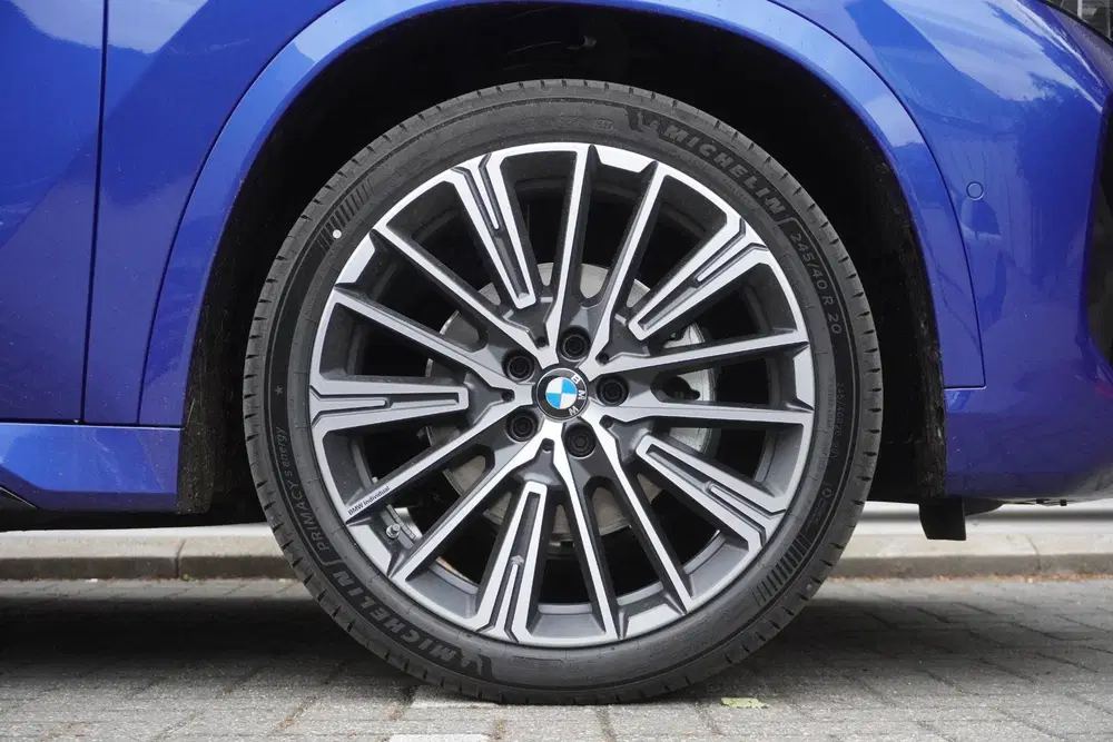 BMW iX1 eDrive20 uit 2026, foto 7