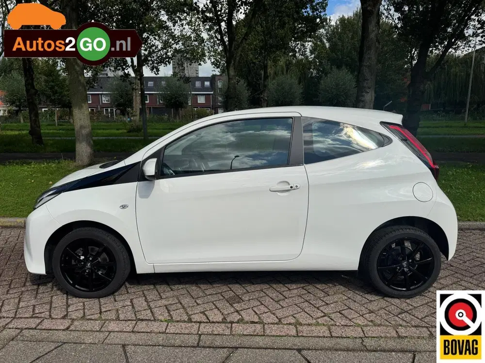 Toyota Aygo 1.0 VVT-i x-play uit 2019, foto 2