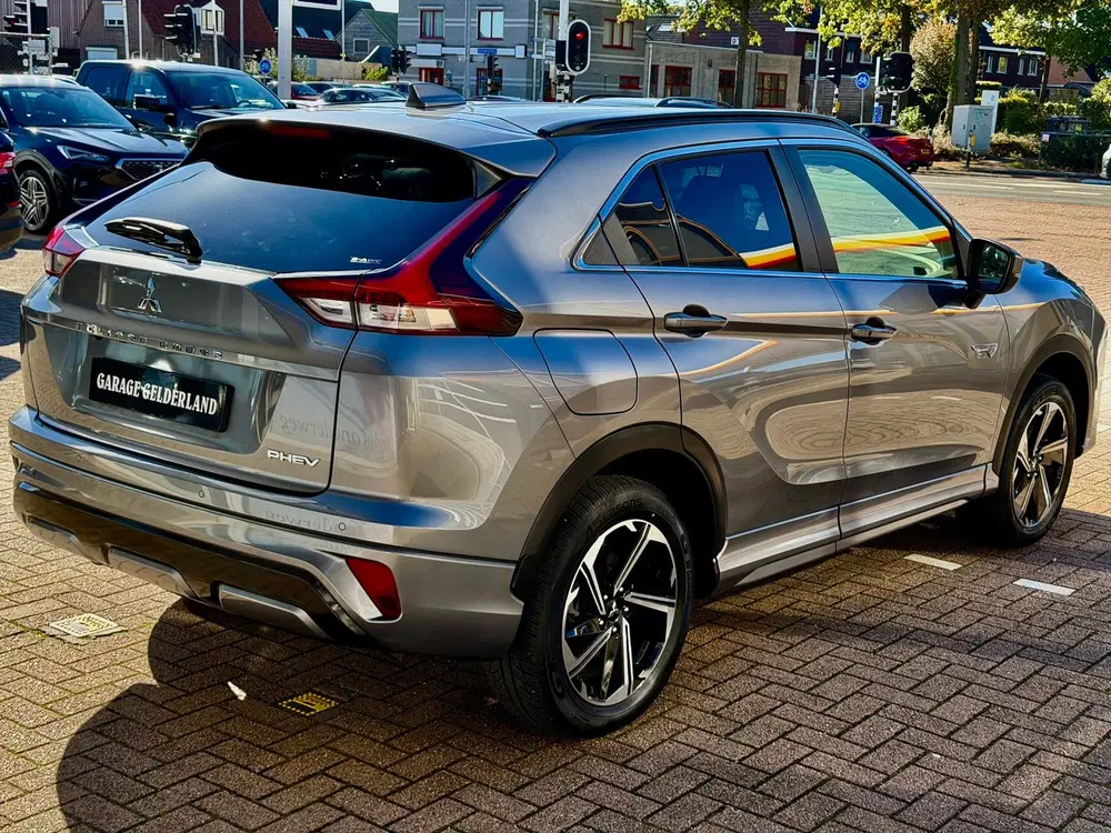 Mitsubishi Eclipse Cross 2.4 PHEV INTENSE+ uit 2024, foto 10