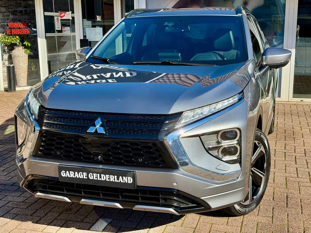 Mitsubishi Eclipse Cross 2.4 PHEV INTENSE+ uit 2024, foto 3