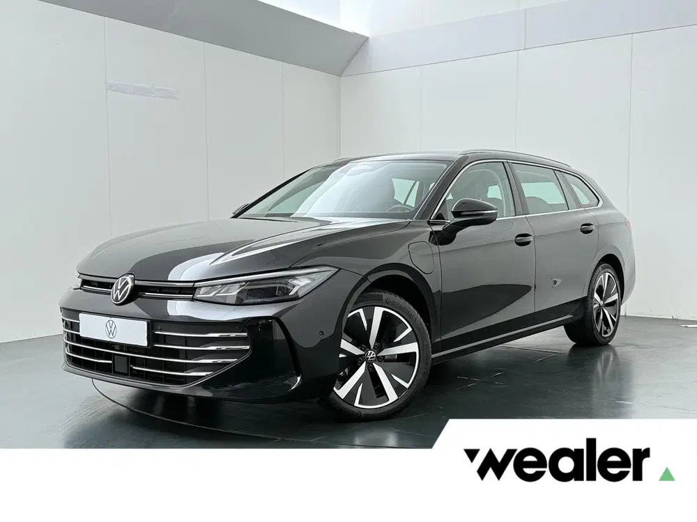 Volkswagen Passat 1.5 eHybrid Business uit 2024