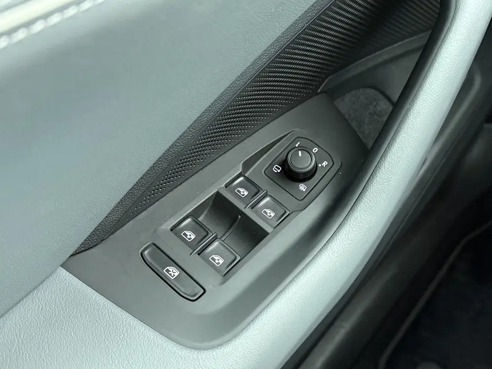 Volkswagen Passat 1.5 eHybrid Business uit 2024, foto 12