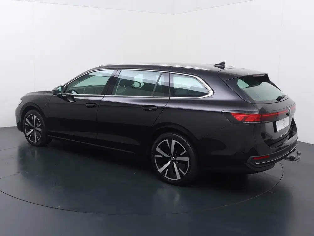 Volkswagen Passat 1.5 eHybrid Business uit 2024, foto 4