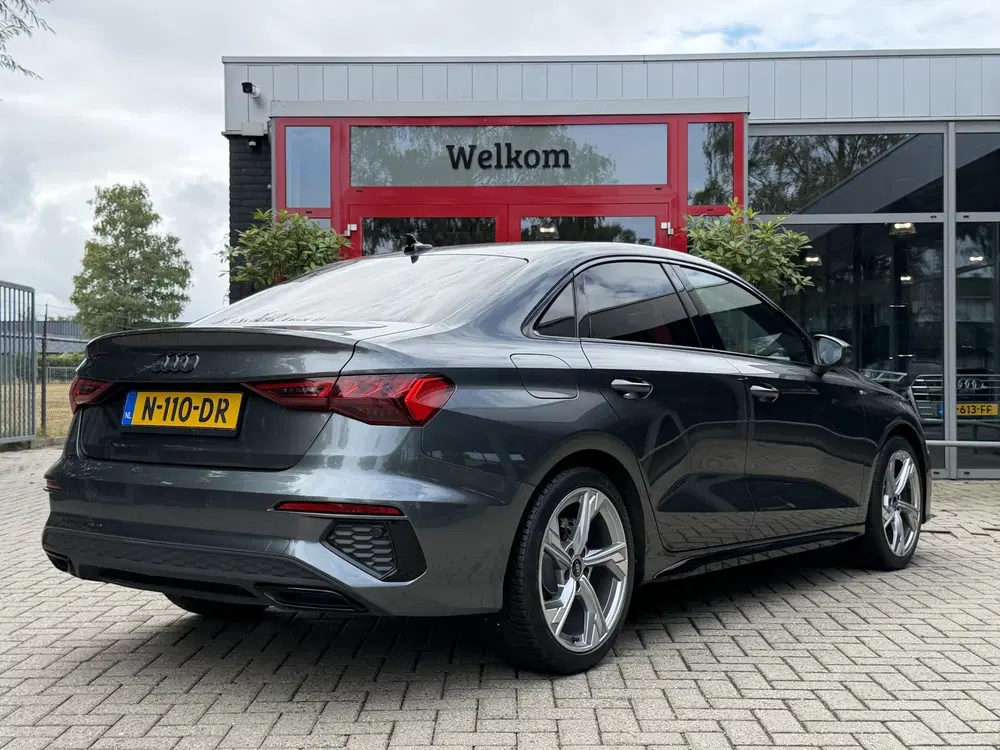 Audi A3 30 TFSI AUT. * * 2x S-LINE * * CARPLAY uit 2021, foto 3