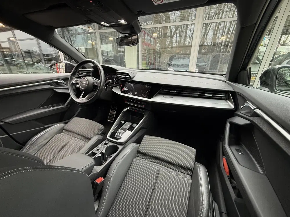 Audi A3 30 TFSI AUT. * * 2x S-LINE * * CARPLAY uit 2021, foto 4