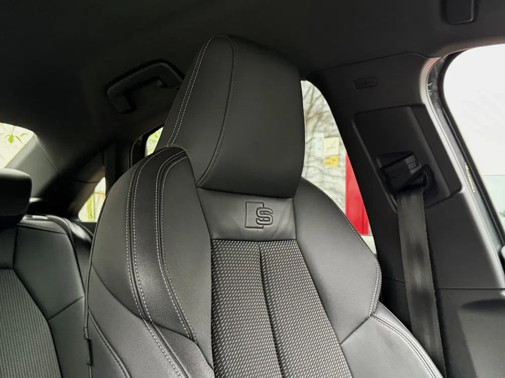 Audi A3 30 TFSI AUT. * * 2x S-LINE * * CARPLAY uit 2021, foto 6