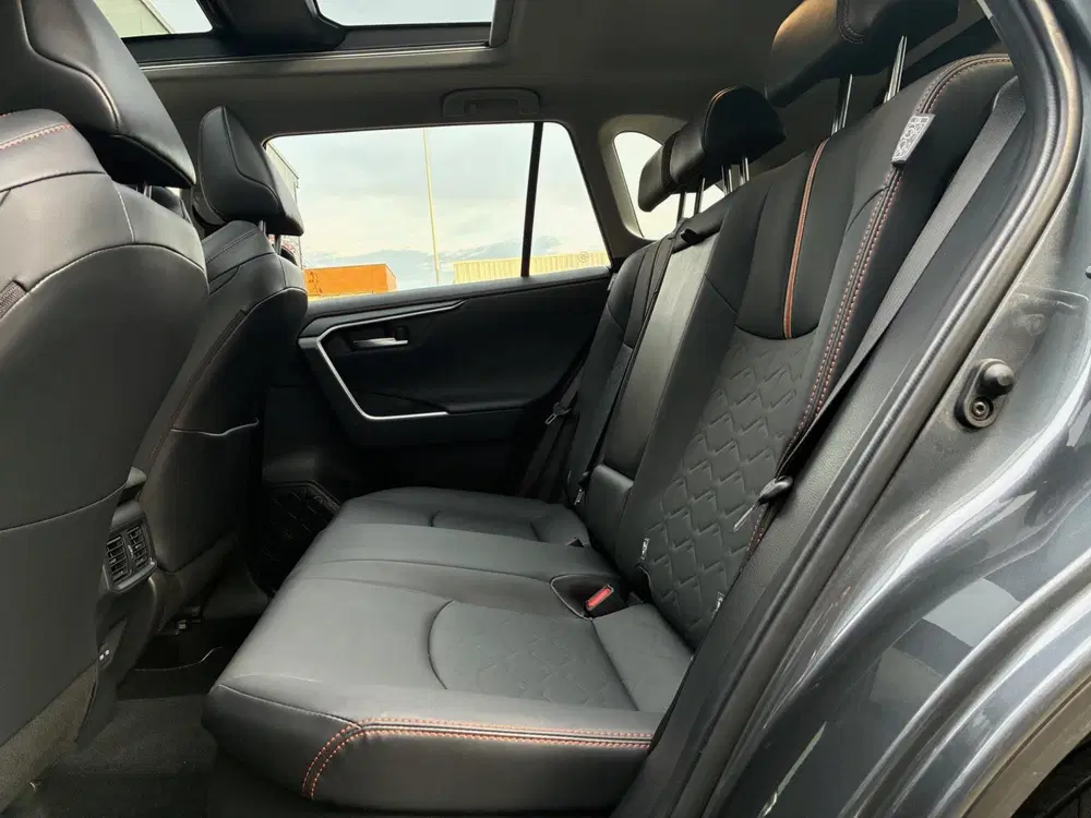 Toyota RAV 4 2.5 Hybrid AWD 222PK ADVENTURE PANORAMADAK uit 2022, foto 14