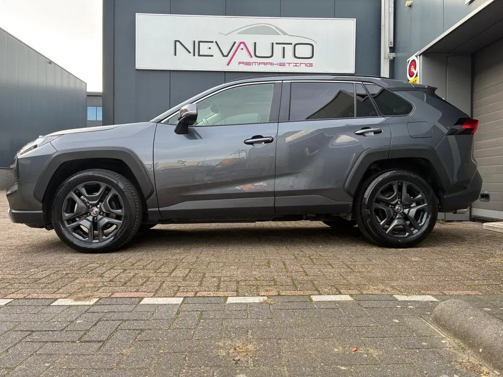 Toyota RAV 4 2.5 Hybrid AWD 222PK ADVENTURE PANORAMADAK uit 2022, foto 2