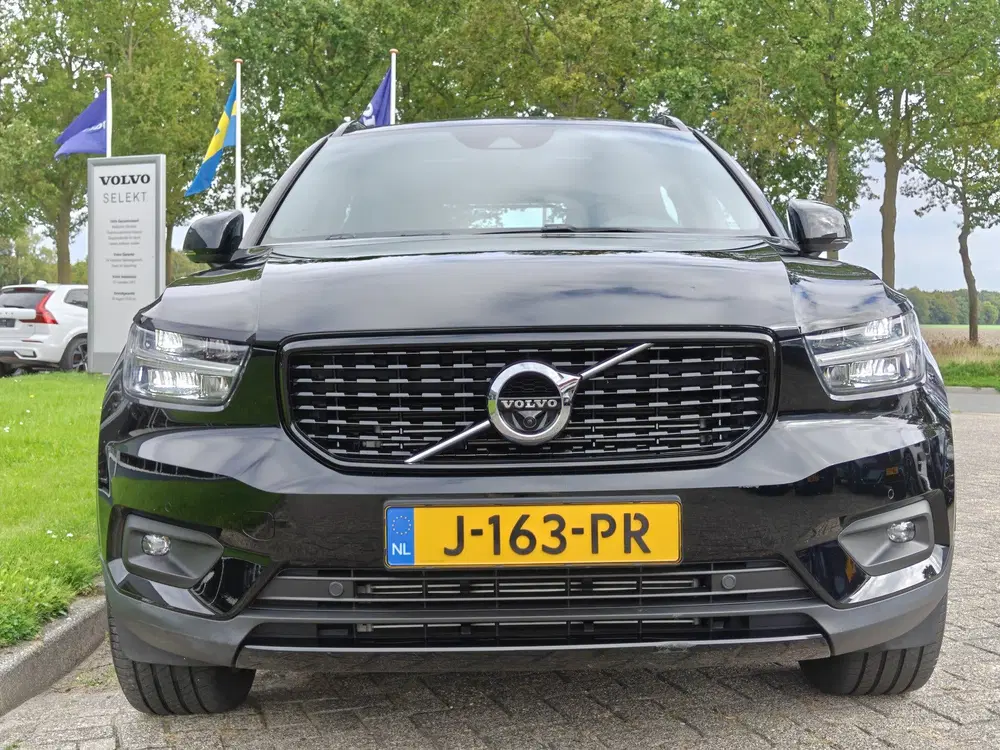 Volvo XC40 T4 Recharge R-Design Expression uit 2020, foto 2
