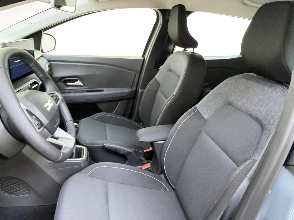 Dacia Sandero 1.0 TCe 100 expression Donkergrijs uit 2026, foto 15